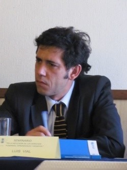 Luis R. Vial